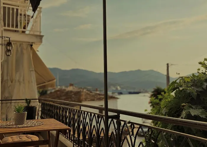 Apartment Anemelia Apartments-port